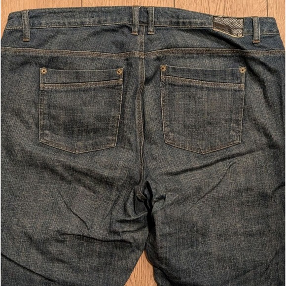 Classic Blue Women's Jeans - Picture 4 of 4